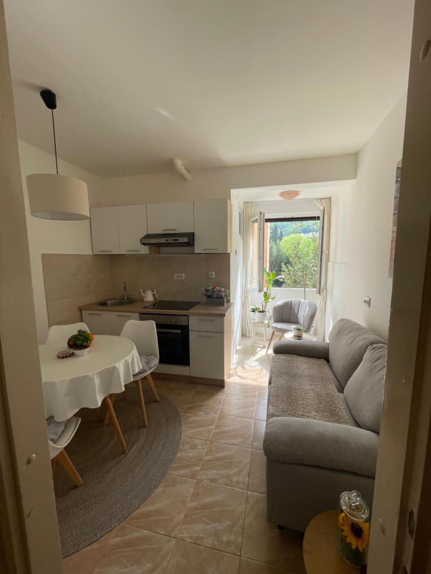 Apartment Maki Kotor Bagian luar foto