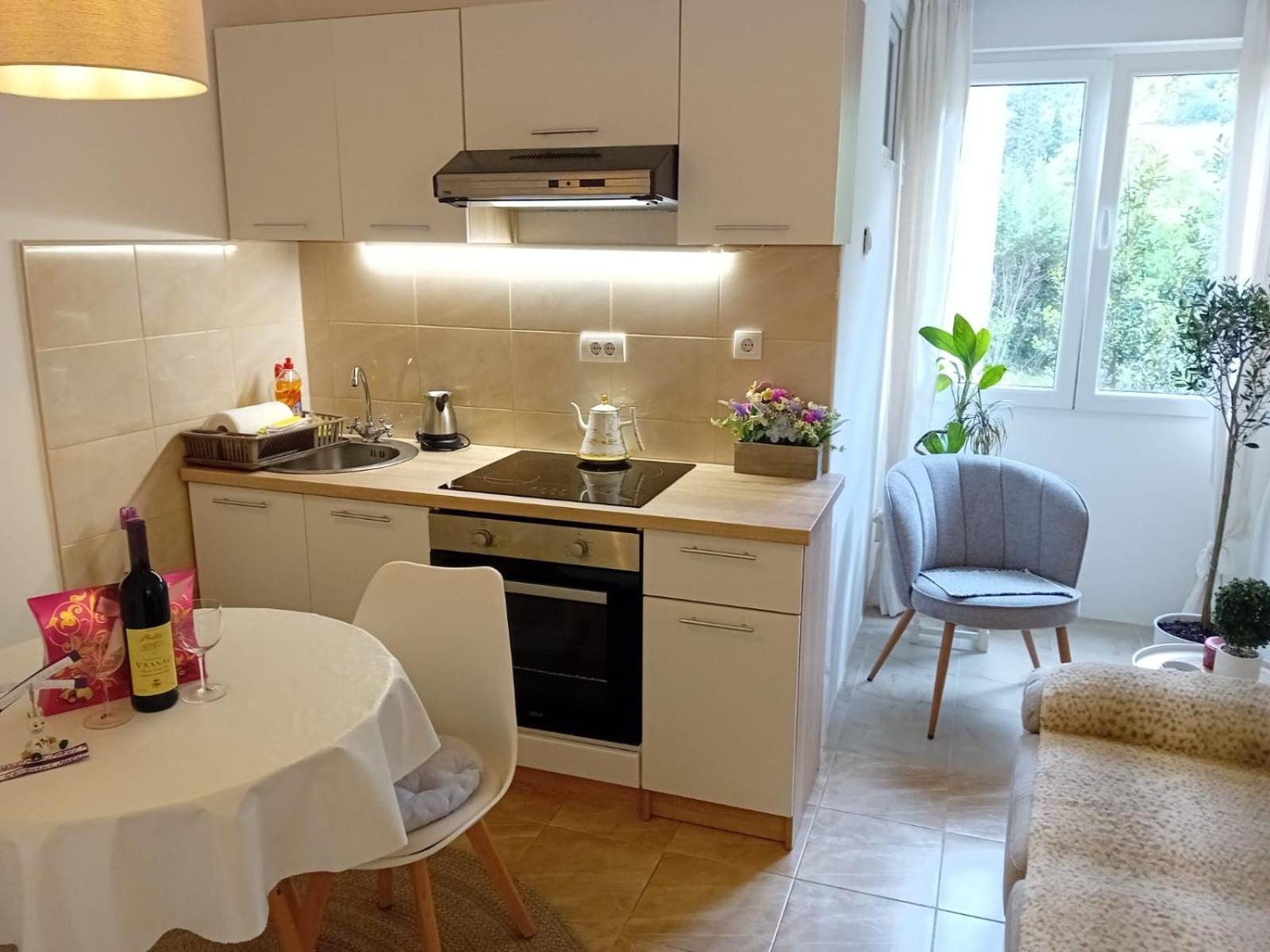 Apartment Maki Kotor Bagian luar foto